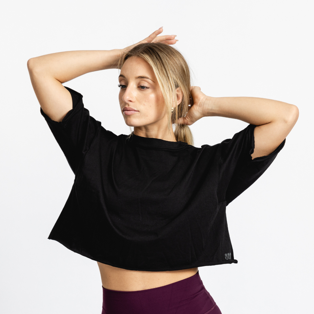 With Ease Crop Tee| Black